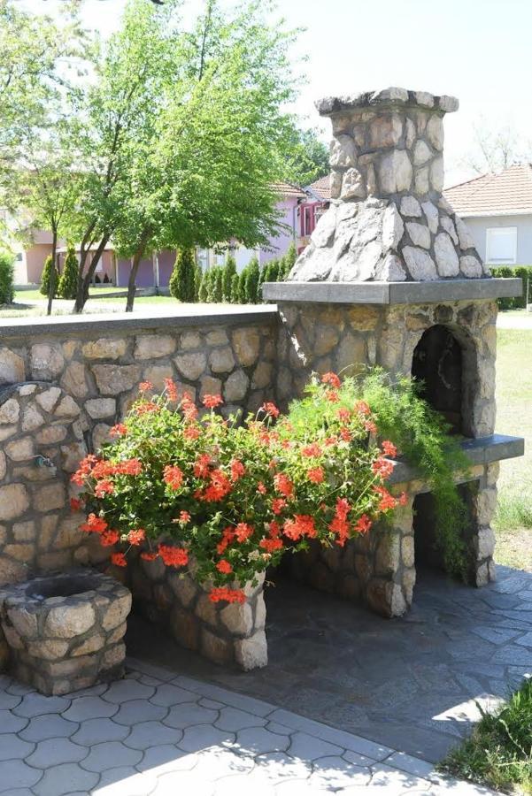 Apartament Sobe Alex Veliko Gradište Zewnętrze zdjęcie